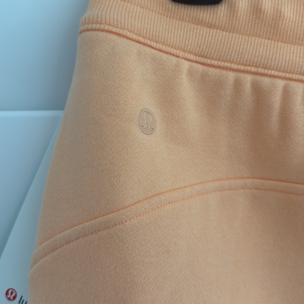 Lululemon Scuba High-Rise 5” short - Picture 8 of 8